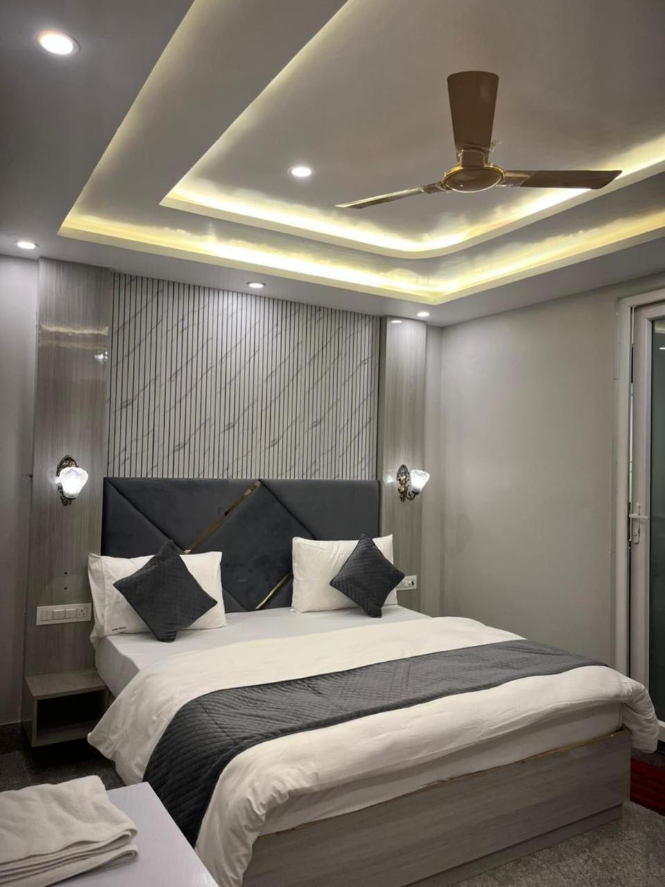 Hotel Grand Safari Kotdwāra 外观 照片