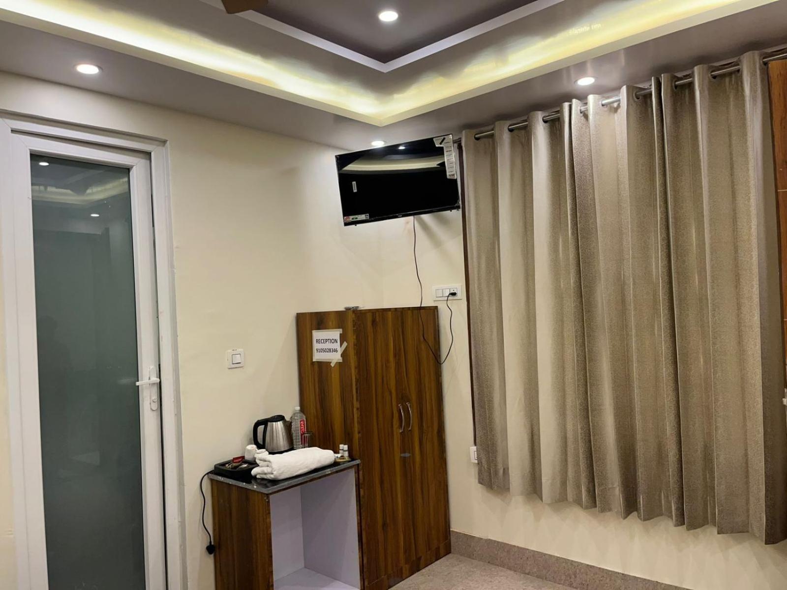 Hotel Grand Safari Kotdwāra 外观 照片