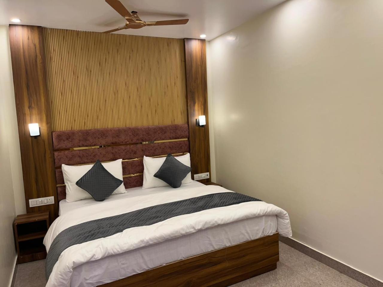 Hotel Grand Safari Kotdwāra 外观 照片