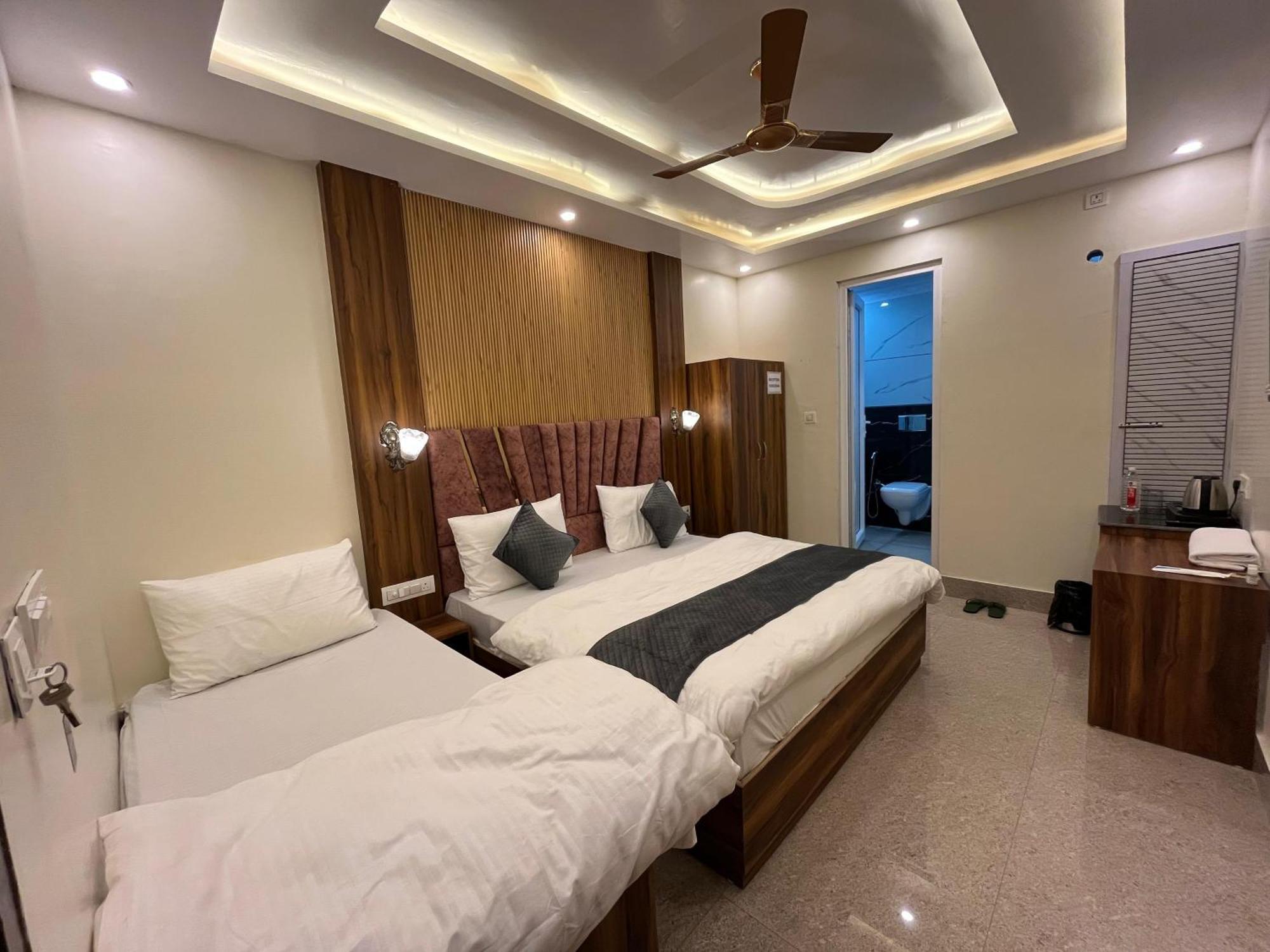 Hotel Grand Safari Kotdwāra 外观 照片