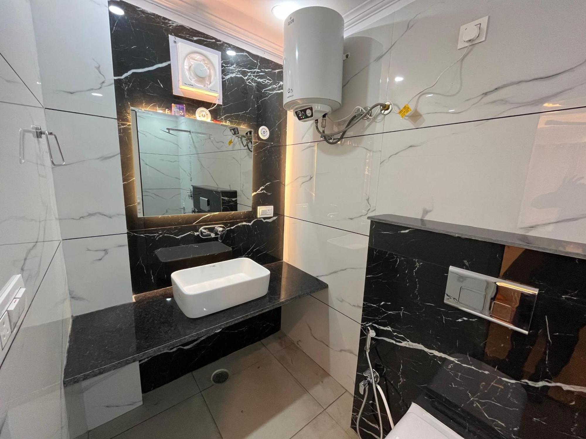 Hotel Grand Safari Kotdwāra 外观 照片