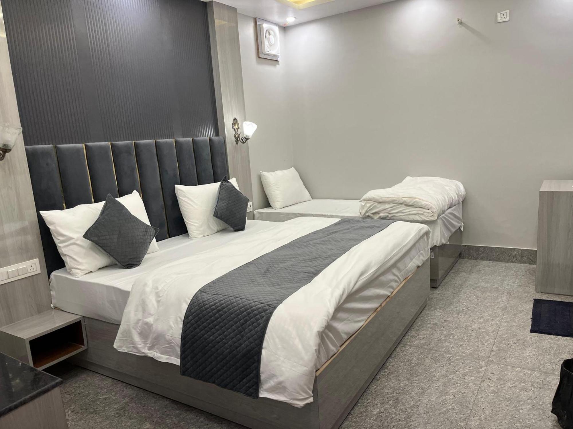 Hotel Grand Safari Kotdwāra 外观 照片