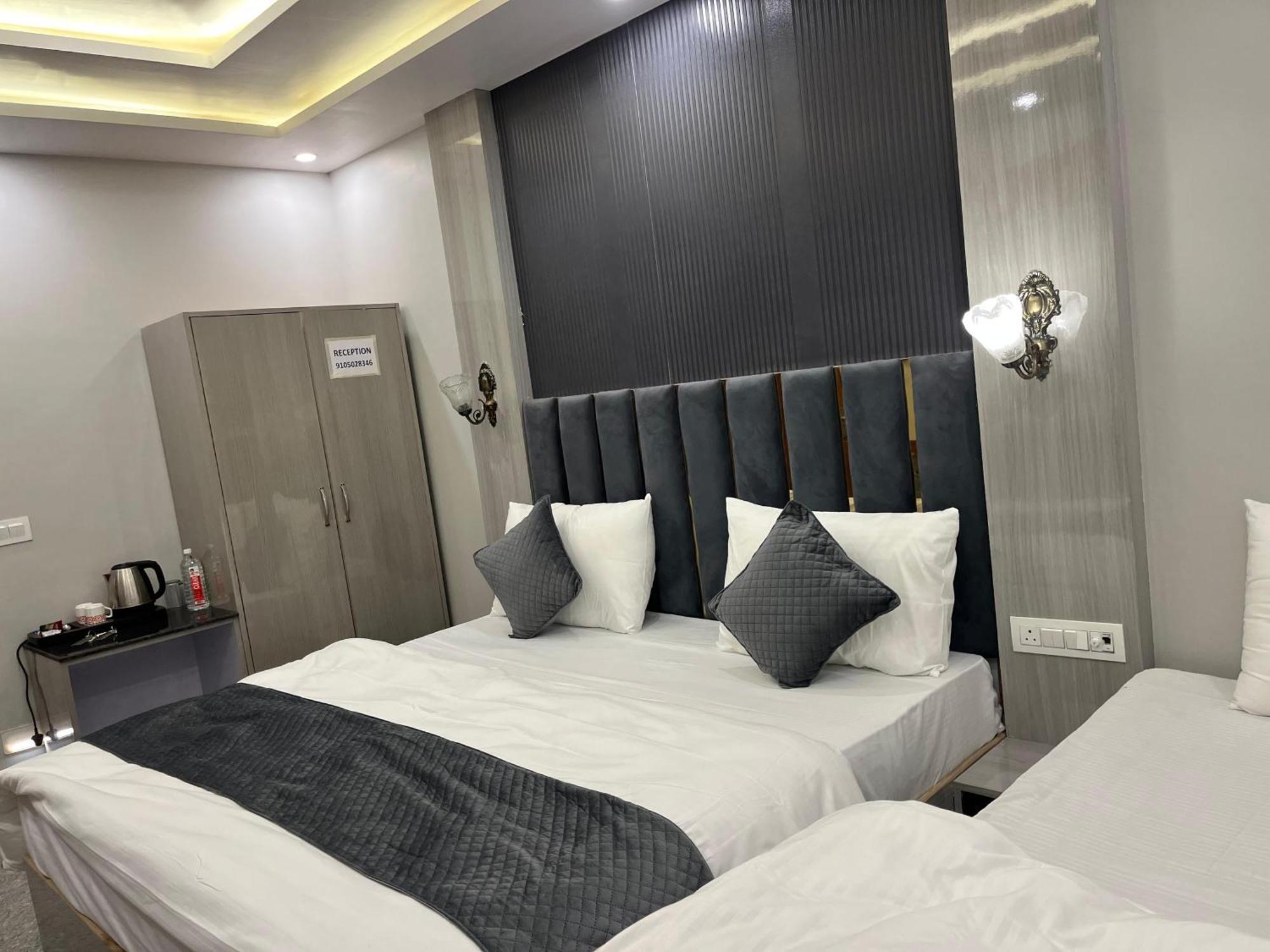 Hotel Grand Safari Kotdwāra 外观 照片