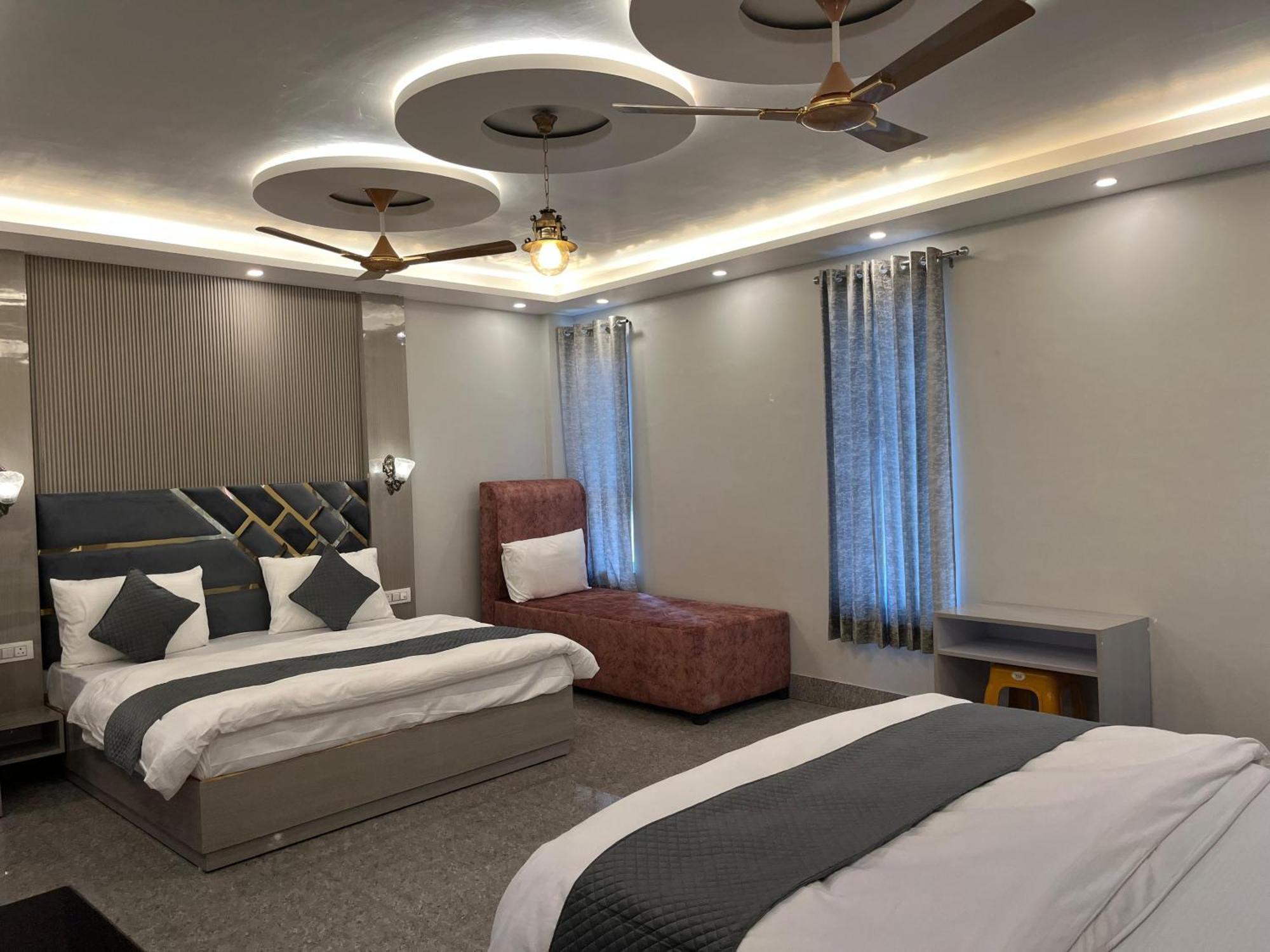 Hotel Grand Safari Kotdwāra 外观 照片