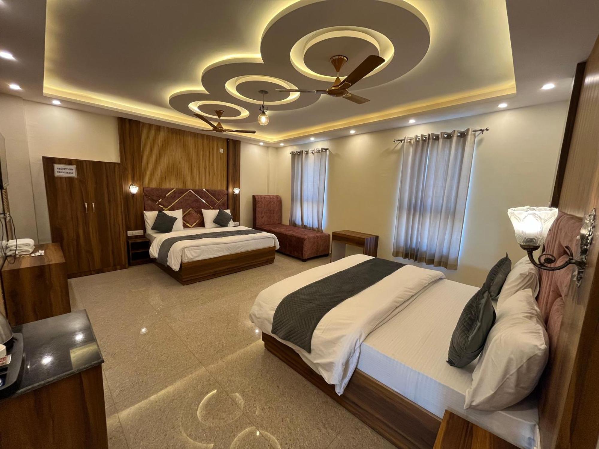 Hotel Grand Safari Kotdwāra 外观 照片