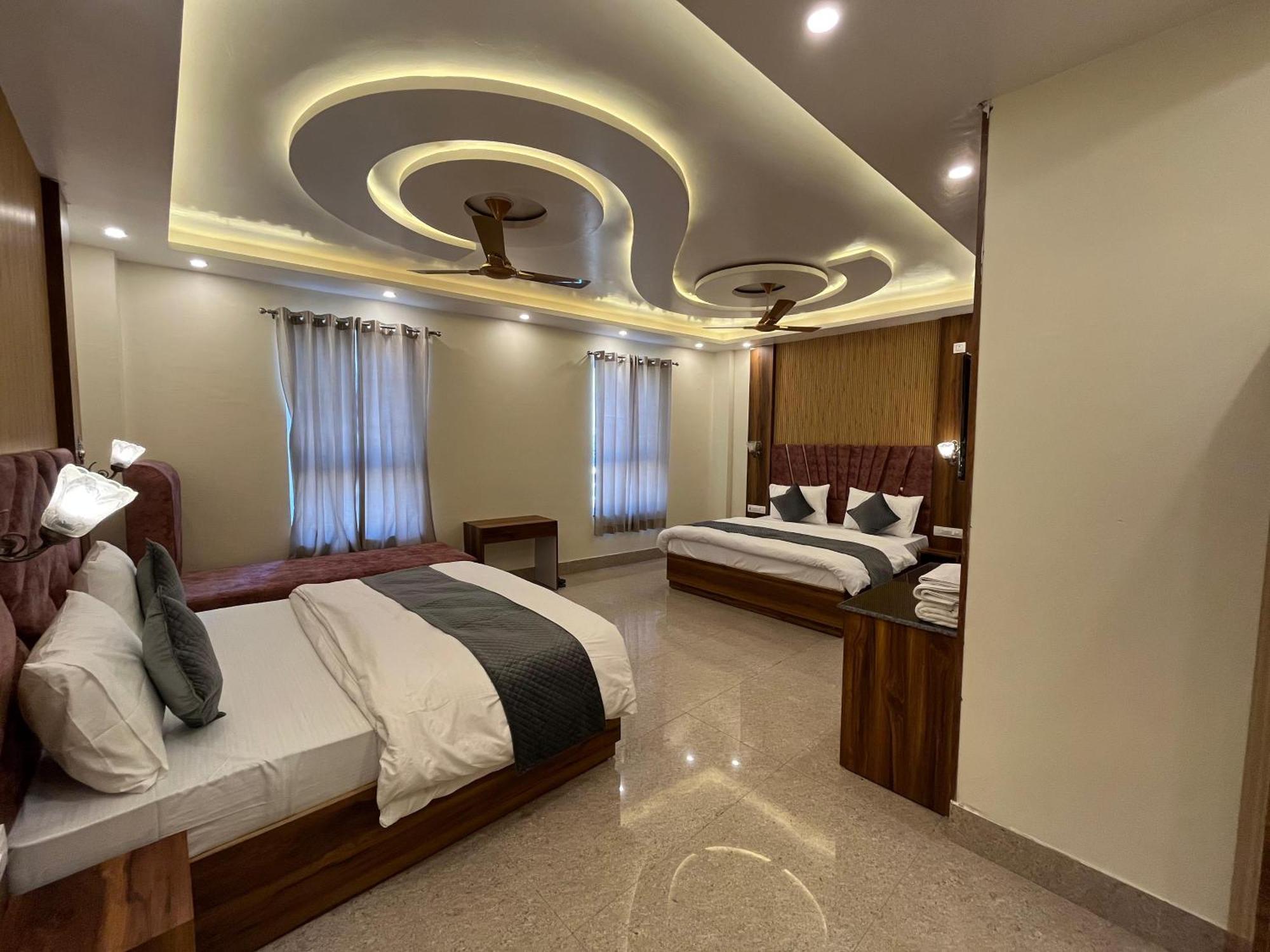 Hotel Grand Safari Kotdwāra 外观 照片